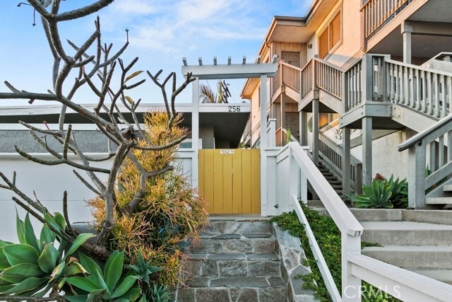 Foto del edificio - 256 Avenida Madrid