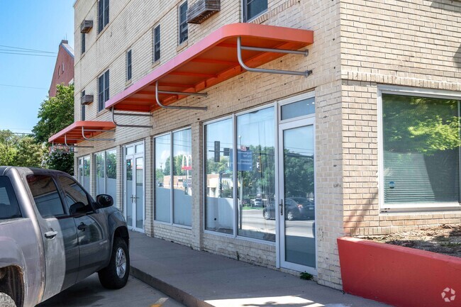 Building Photo - Student Housing