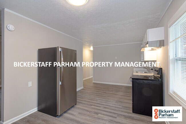 Building Photo - Great Experiences Are Just Around The Corn...