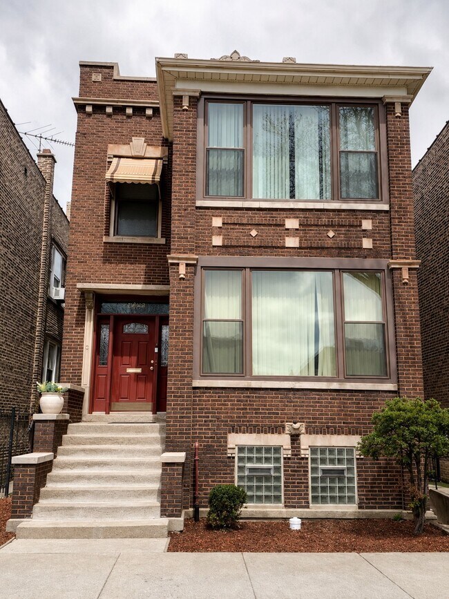 Building Photo - 4328 W Cermak Rd