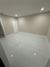 Building Photo - 5515 W 27th Ln