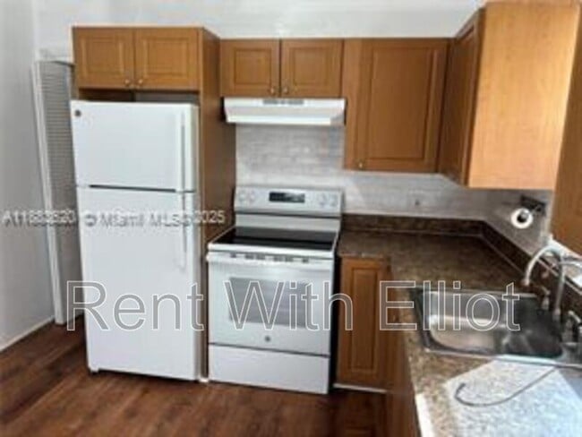 Photo - 1842 Funston St Apartment