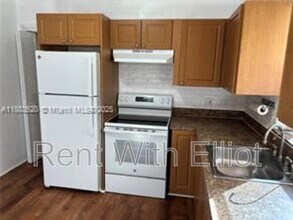 Building Photo - 1842 Funston St