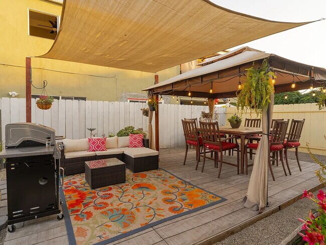 Building Photo - "Charming 2-Bedroom San Diego Retreat with...