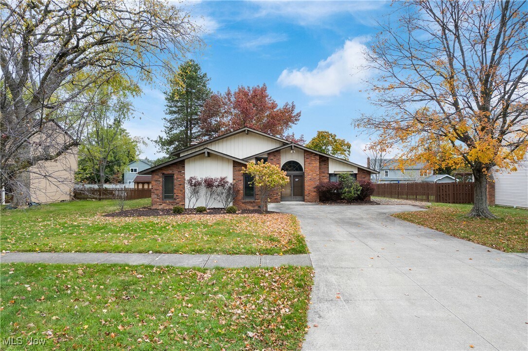 16982 Bob White Cir Strongsville, OH 44136 – photo 1 of 35
