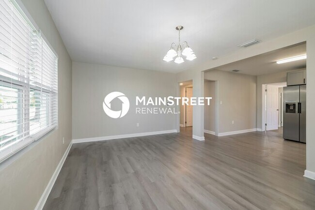 Foto del edificio - 3 Bedroom Pet-Friendly Home in WINTER HAVEN, FL with Main Street Renewal