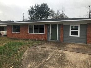 Building Photo - 2114 Dewberry Ln