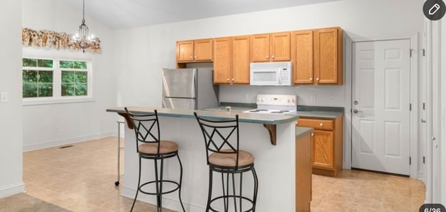 Building Photo - Avonlea Flat Rock