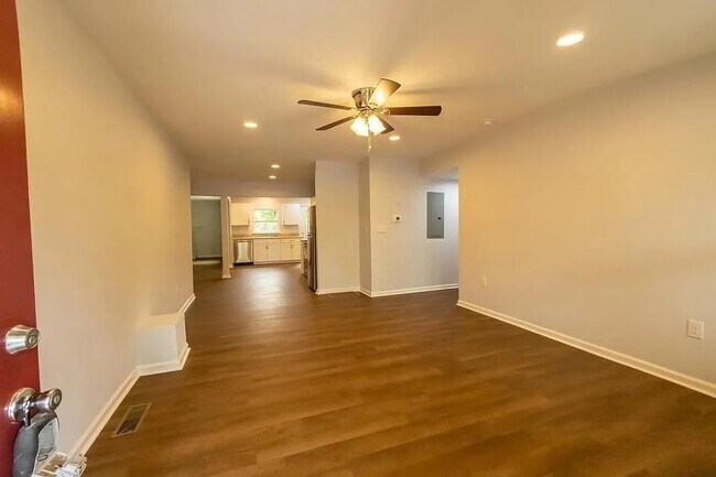 Foto del edificio - 799 S Pat Thomas Pkwy