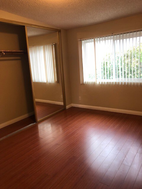 Foto del edificio - 304 E Elmwood Ave