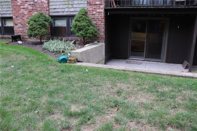 Building Photo - 510 Child St