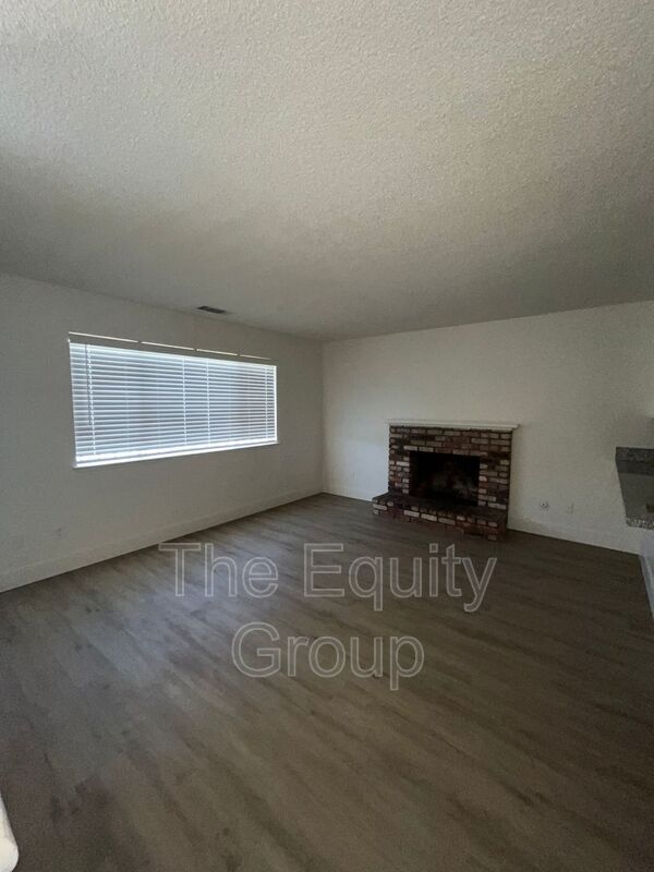 Foto del edificio - 2113 W Inyo Ave