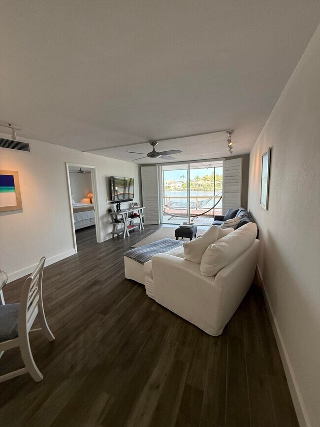 Foto del edificio - 710 NE 7th St