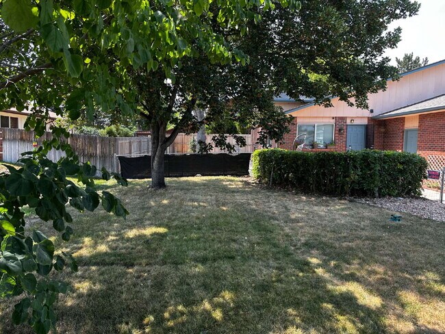 Foto del edificio - AVAILABLE OCTOBER! Wonderful 3 bed/2 bath ...