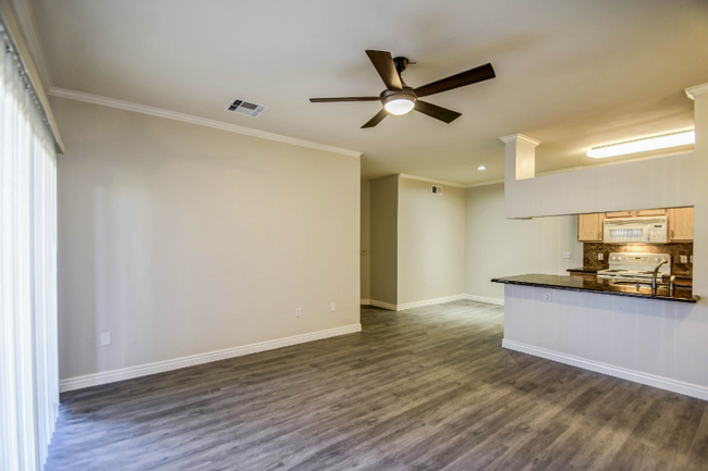 Building Photo - 16013 S Desert Foothills Pkwy