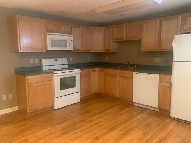 Kitchen - 403 Crawford Ave