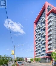 Building Photo - 560-560 Front St W