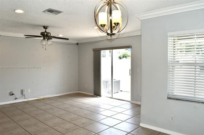 Foto del edificio - 5344 SW 126th Ave