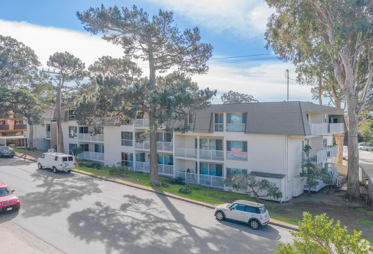 Foto principal - Ocean View at Pacific Grove Apartments