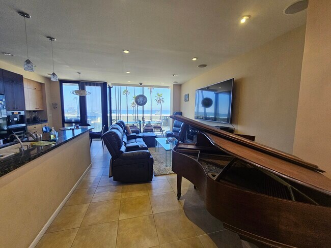 Building Photo - 3009 Ocean Front Walk