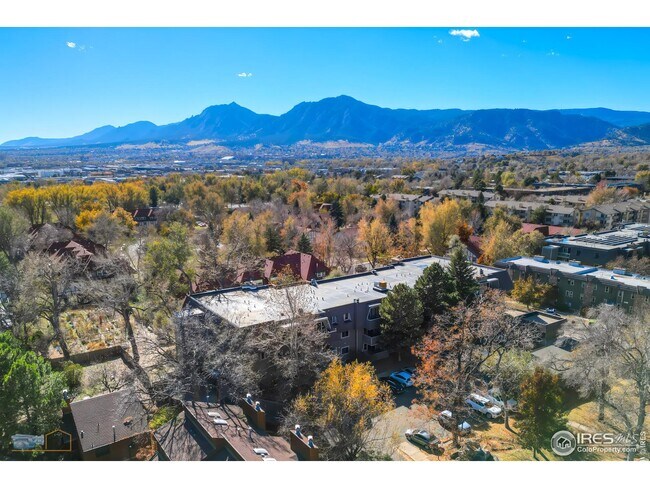 Building Photo - 3300 Bridger Trl
