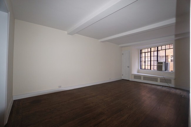 Building Photo - 314 E 41st St