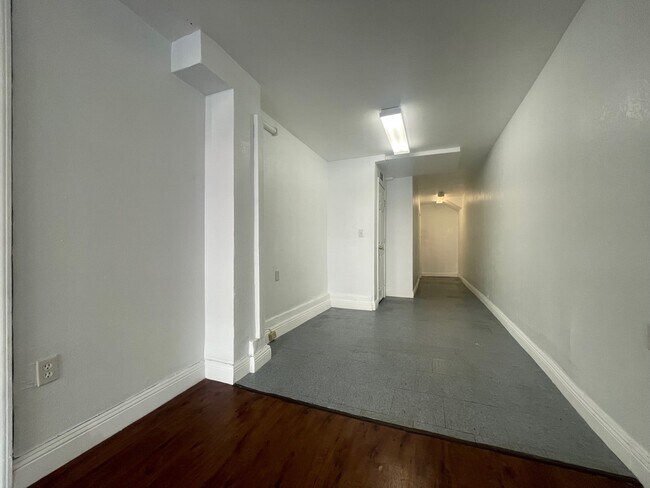 Foto del edificio - 2826 San Bruno Ave