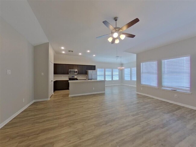 Foto del edificio - 14090 Waukegan Way S