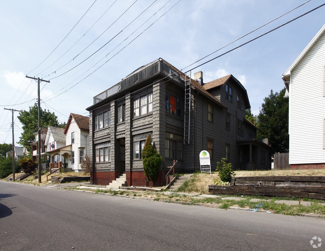 Building Photo - 501 NW Lincoln Ave NW