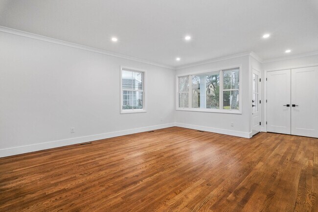 Building Photo - 47 Harding Dr