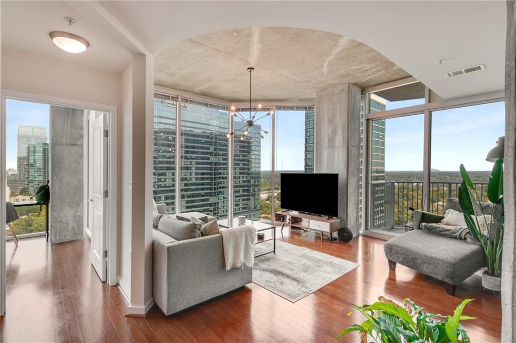 Foto principal - 860 Peachtree St NE
