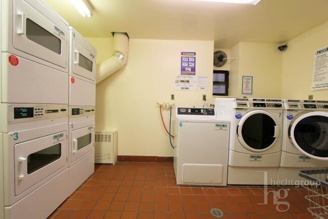 Foto del edificio - 312 E 23rd St