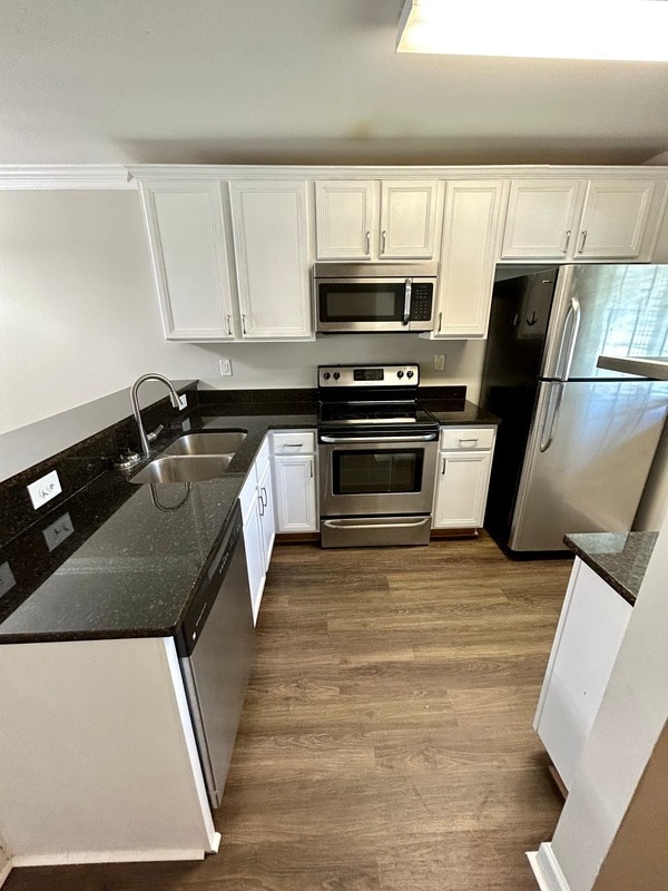 Foto del edificio - 1215 Green Oaks Ln