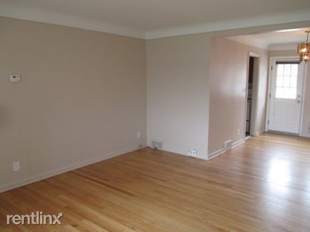 Building Photo - 2 br, 1 bath Condo - 11212 Middlebelt Rd