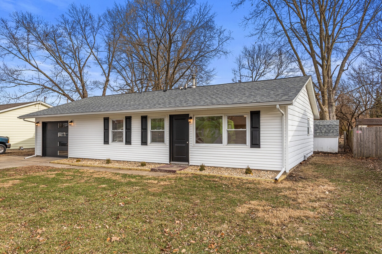 Photo - 1710 Crescent Dr (Champaign, IL)