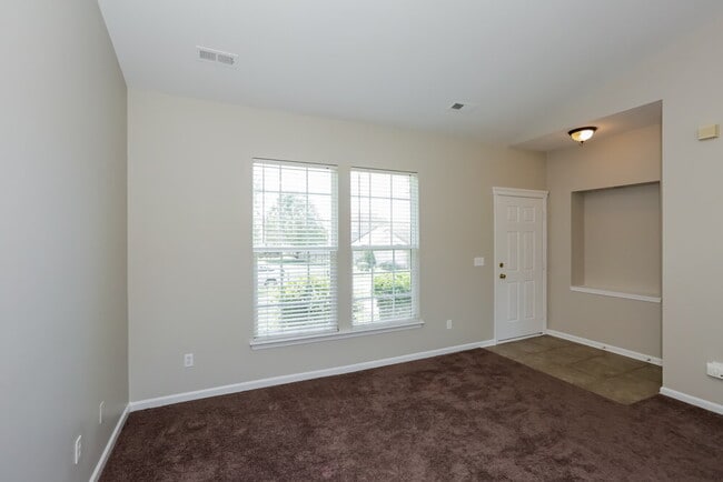 Building Photo - 1020 Duck Point Dr