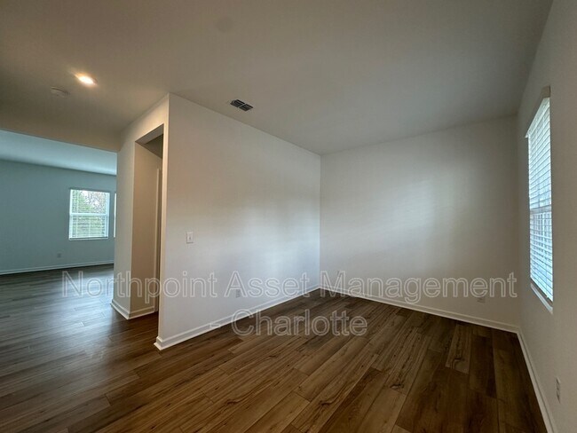 Foto del edificio - 1247 Dan River Ct SW