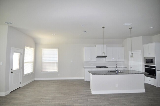 Building Photo - Gorgeous NEW BUILD in desirable Argyle!