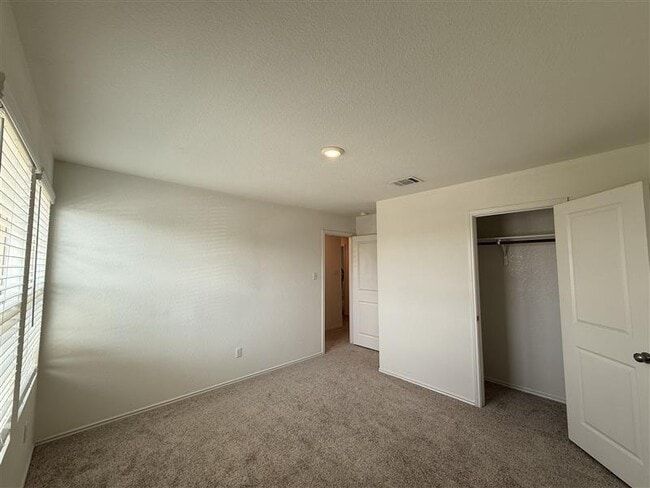 Building Photo - 440 Roper St