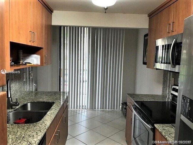 Foto del edificio - 290 174th St St