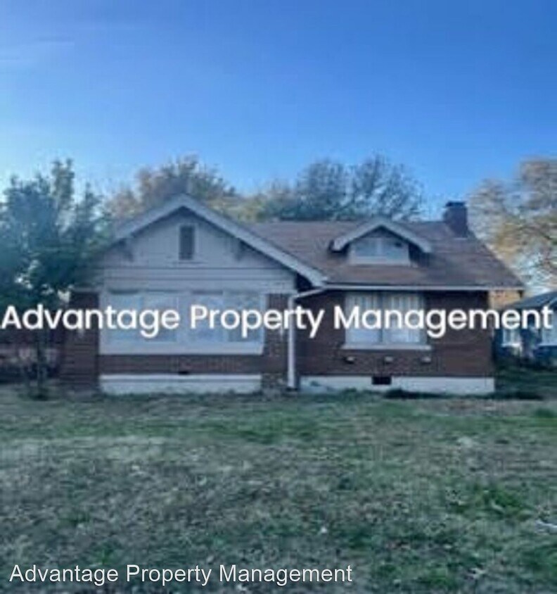 Primary Photo - 2 br, 1 bath House - 825 N. McNeil St.