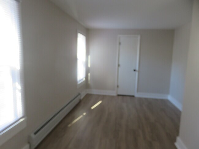 bedroom 1 - 52 Park St