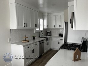 Building Photo - 2923 Manhattan Ave