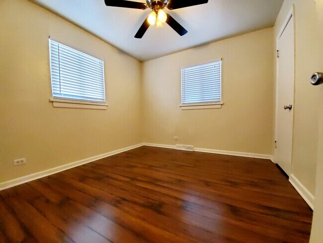 Foto del edificio - 819 Stuart St