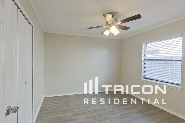 Foto del edificio - 7940 Bermejo Rd