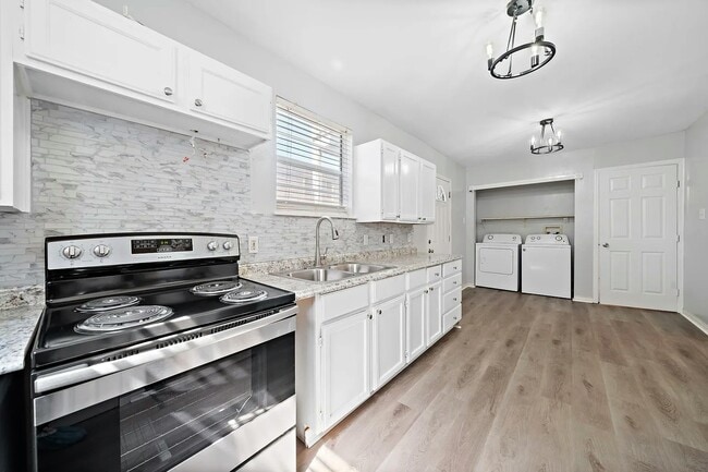 Photo - 1012 Broadway Avenue J Apartment