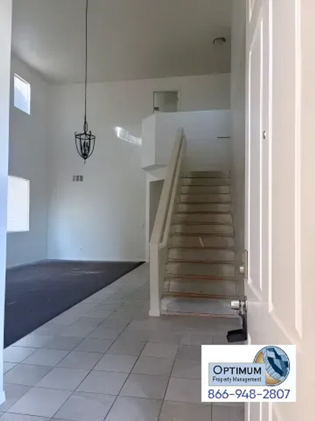 Foto del edificio - Beautiful 4-bedroom, 3-bathroom two-story home located in a desirable HOA community