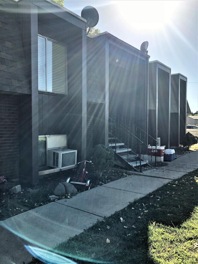 Building Photo - 1667 N 1575 W