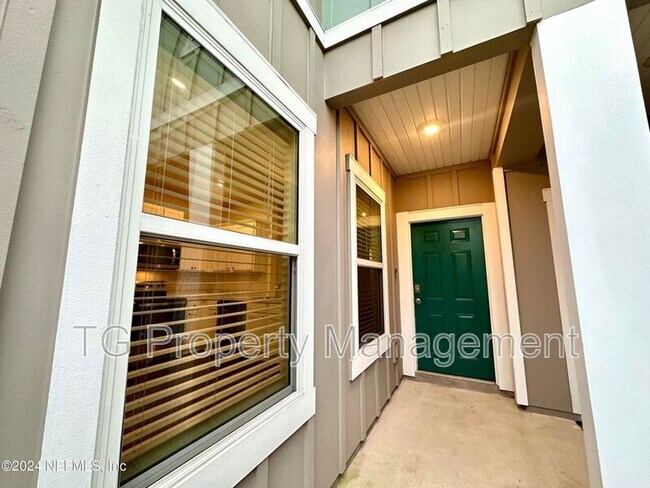 Foto del edificio - 336 Aralia Ln