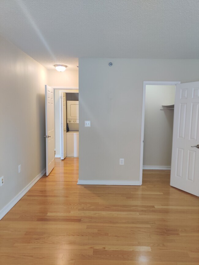 4801 Fairmont Ave Unit 301, Bethesda, MD 20814 Condo for Rent in Bethesda, MD